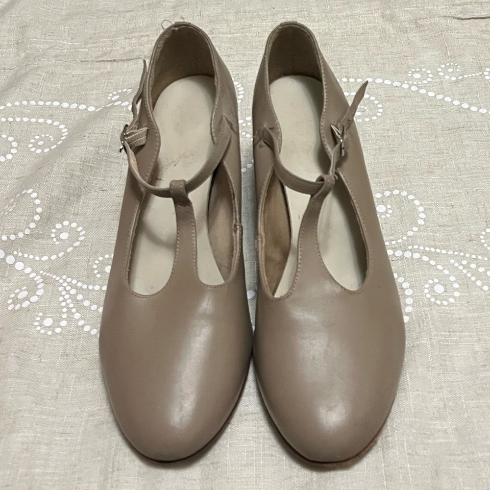 Capizio like Dance shoes. Character. leather size  9